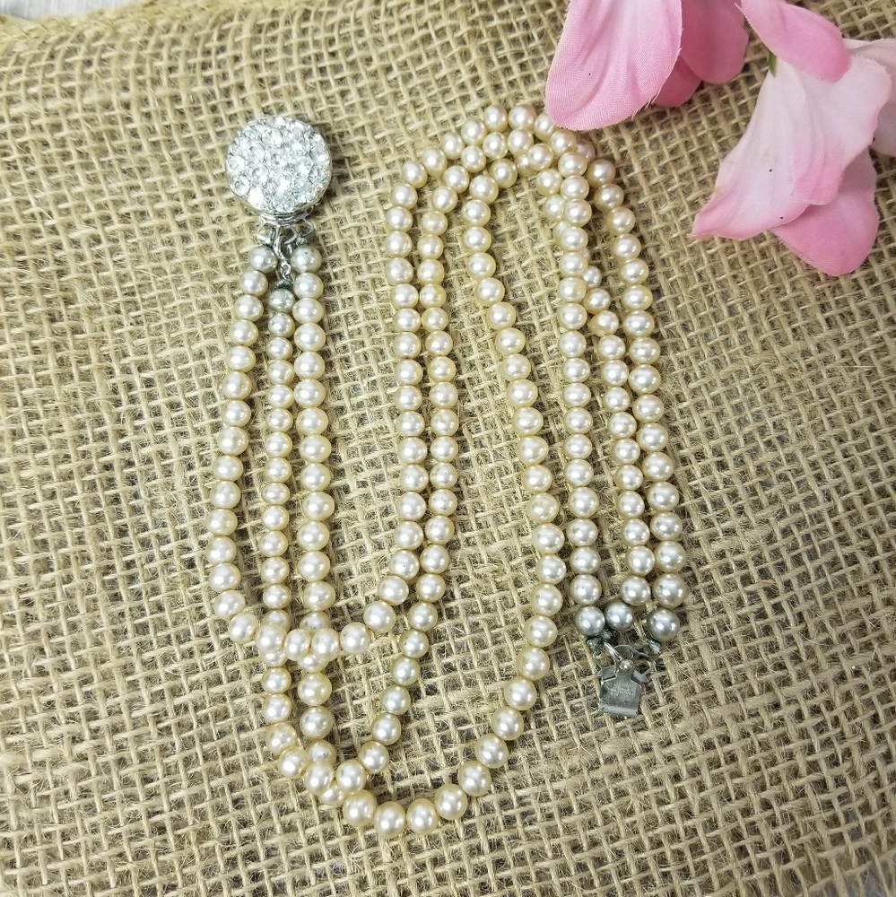 Vintage Sarah Coventry triple strand pearl necklace - Picture 6 of 9